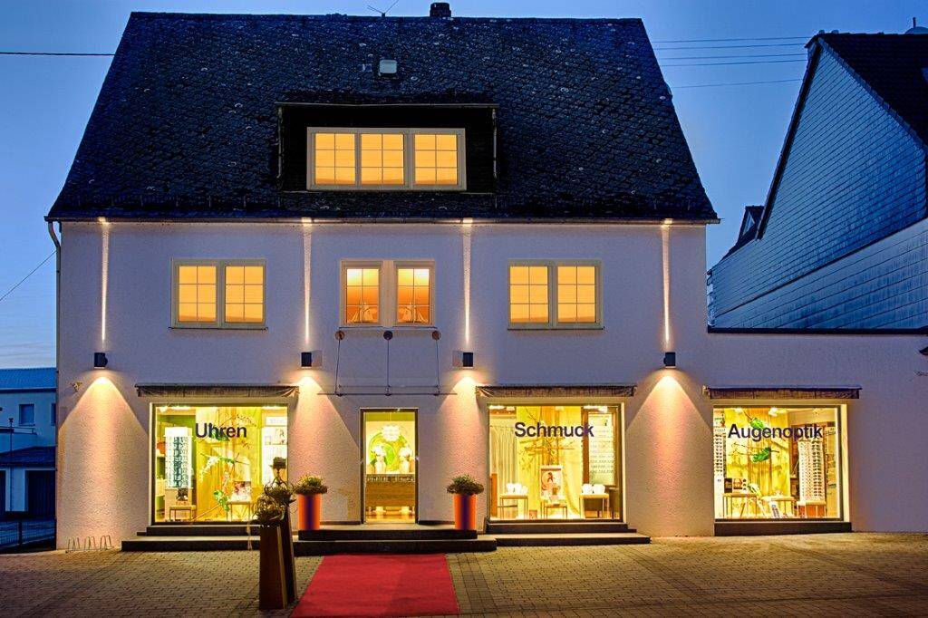  B9B4427 HDR Unverzert rot web